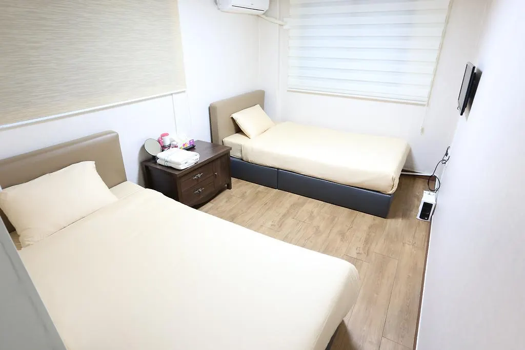 Myeongdong K Stay 2 Seoul 0*,